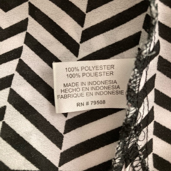 Violet + Claire Blouse Womens Size S White/Black Striped 3/4 Sleeve - Picture 6 of 6